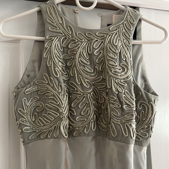 Formal evening dress in light olive green size 4 - Picture 2 of 5